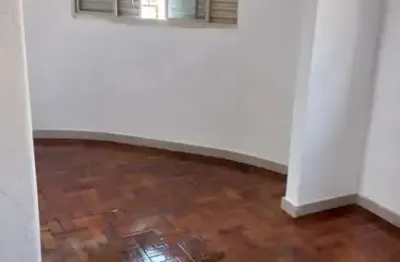 Casa com 1 quarto(s) e 1 banheiro(s) para alugar, 75 m² por r$ 1480 / mês