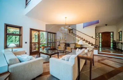 Casa com 5 quarto(s) e 5 banheiro(s) para alugar, 625 m² por r$ 17000 / mês