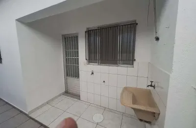 Apartamento com 2 quarto(s) e 2 banheiro(s) para alugar, 75 m² por r$ 2050 / mês