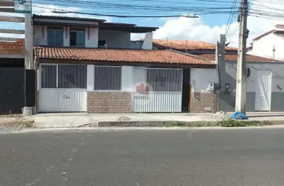 Casa com 4 quarto(s) e 2 banheiro(s) para alugar, 300 m² por r$ 3000 / mês