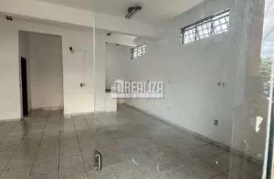 Casa com 1 quarto(s) e 1 banheiro(s) para alugar, 40 m² por r$ 1729 / mês
