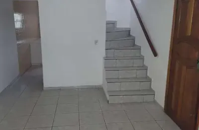 Casa com 2 quarto(s) e 2 banheiro(s) para alugar, 90 m² por r$ 2860 / mês