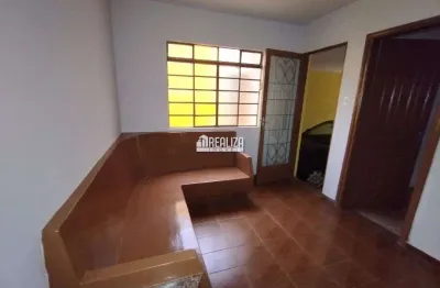Casa com 3 quarto(s) e 2 banheiro(s) para alugar, 144 m² por r$ 1903 / mês
