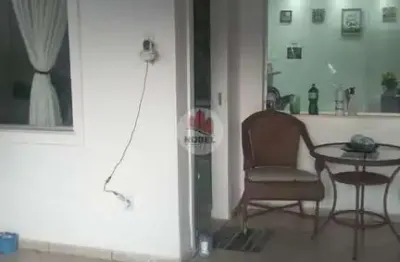 Casa com 3 quarto(s) e 2 banheiro(s) para alugar, 125 m² por r$ 2500 / mês