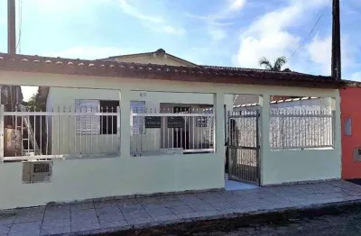 Casa com 3 quarto(s) e 1 banheiro(s) para alugar, 1 m² por r$ 1100 / mês
