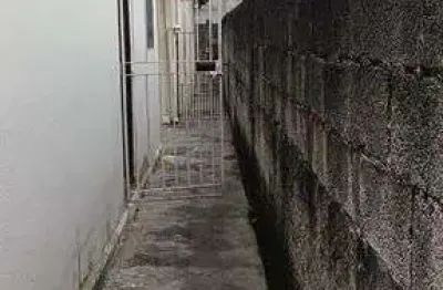 Casa com 1 quarto(s) e 1 banheiro(s) para alugar, 40.00 m² por r$ 919 / mês
