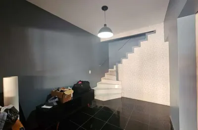 Apartamento com 2 quarto(s) e 1 banheiro(s) para alugar, 75 m² por r$ 2700 / mês