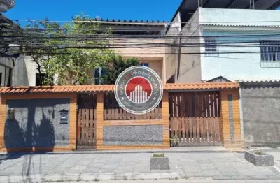 Casa com 4 quarto(s) e 3 banheiro(s) para alugar, 400 m² por r$ 8000 / mês