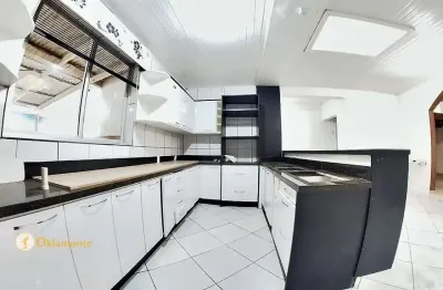 Casa com 2 quarto(s) e 2 banheiro(s) para alugar, 150 m² por r$ 3420 / mês