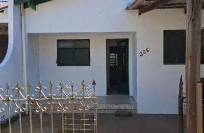 Casa com 3 quarto(s) e 1 banheiro(s) para alugar, 80 m² por r$ 1560 / mês