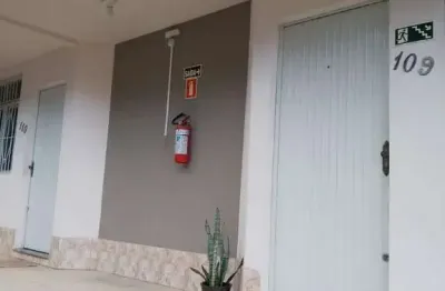 Casa com 1 quarto(s) e 1 banheiro(s) para alugar, 25 m² por r$ 660 / mês