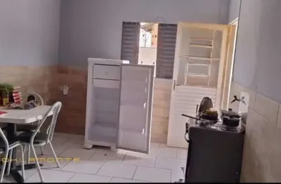 Casa com 1 quarto(s) e 1 banheiro(s) para alugar, 45 m² por r$ 660 / mês