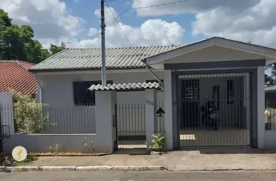 Casa com 3 quarto(s) e 2 banheiro(s) para alugar, 245 m² por r$ 2976 / mês