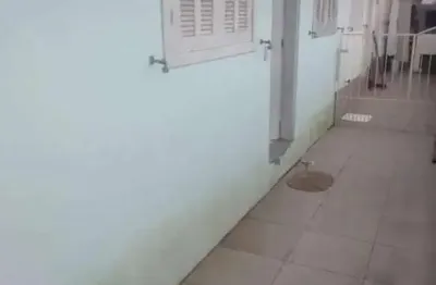 Casa com 1 quarto(s) e 1 banheiro(s) para alugar, 28 m² por r$ 960 / mês