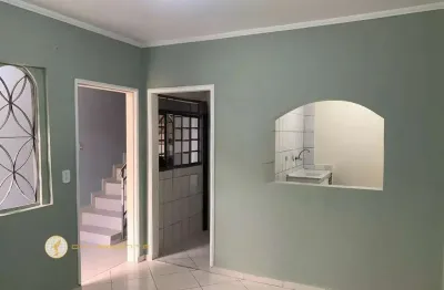 Casa com 2 quarto(s) e 1 banheiro(s) para alugar, 27 m² por r$ 1560 / mês