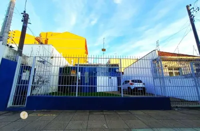 Casa com 3 quarto(s) e 2 banheiro(s) para alugar, 180 m² por r$ 4800 / mês