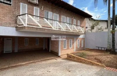 Casa com 5 quarto(s) e 5 banheiro(s) para alugar, 260 m² por r$ 4445 / mês