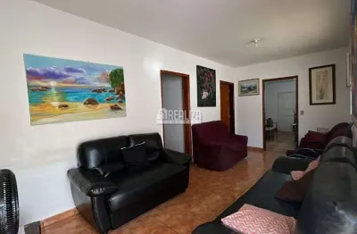 Casa com 4 quarto(s) e 2 banheiro(s) para alugar, 148 m² por r$ 2223 / mês