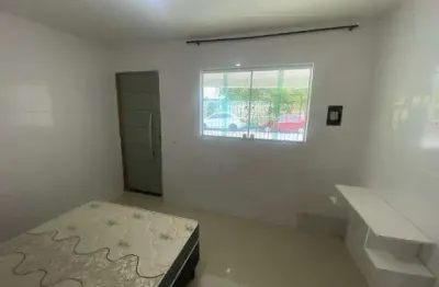 Casa com 1 quarto(s) e 1 banheiro(s) para alugar, 30 m² por r$ 750 / mês