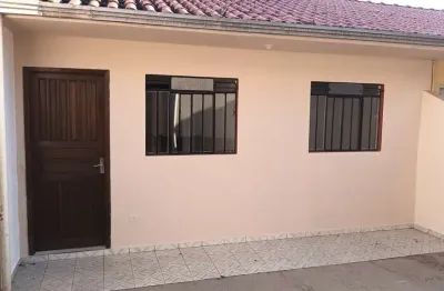 Casa com 2 Quarto(s) e 1 banheiro(s) para Alugar, 45 m² por R$ 1700 / Mês