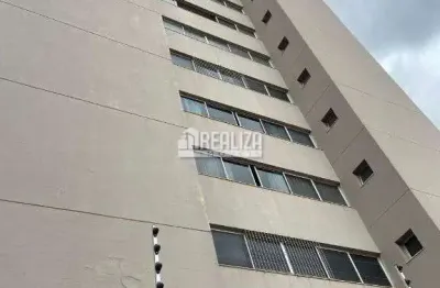 Apartamento com 4 quarto(s) e 2 banheiro(s) para alugar, 237 m² por r$ 3500 / mês