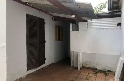 Casa com 1 quarto(s) e 1 banheiro(s) para alugar,  m² por r$ 1609 / mês