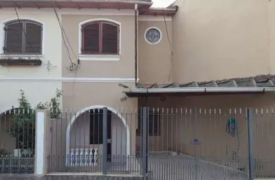 Casa com 2 quarto(s) e 1 banheiro(s) para alugar, 55 m² por r$ 2400 / mês