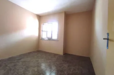 Apartamento com 4 quarto(s) e 3 banheiro(s) para alugar, 60 m² por r$ 993 / mês