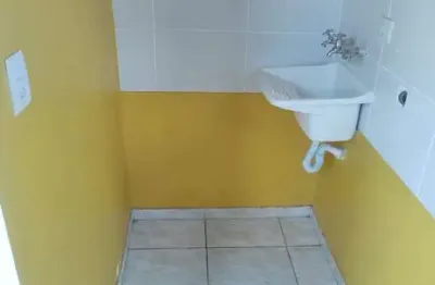 Casa com 1 quarto(s) e 1 banheiro(s) para alugar, 40 m² por r$ 890 / mês