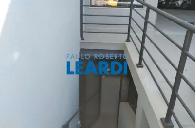 Casa com 1 quarto(s) e 1 banheiro(s) para alugar, 50 m² por r$ 2000 / mês