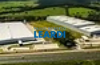 Casa com 1 quarto(s) e 20 banheiro(s) para alugar, 14252 m² por r$ 370552 / mês