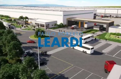 Casa com 1 quarto(s) e 6 banheiro(s) para alugar, 1525 m² por r$ 53375 / mês