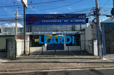 Casa com 2 quarto(s) e 3 banheiro(s) para alugar, 210 m² por r$ 7500 / mês