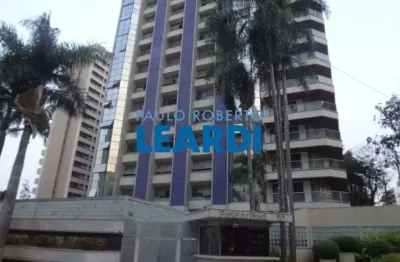 Apartamento com 4 quarto(s) e 6 banheiro(s) para alugar, 430 m² por r$ 7000 / mês