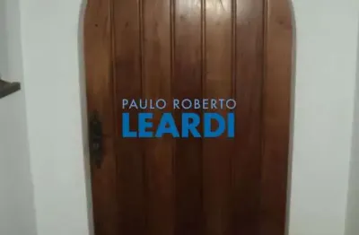 Casa com 6 quarto(s) e 4 banheiro(s) para alugar, 505 m² por r$ 10000 / mês