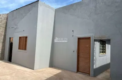 Casa com 3 quarto(s) e 1 banheiro(s) para alugar, 80 m² por r$ 1483 / mês