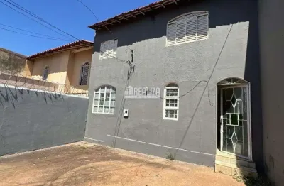 Casa com 3 quarto(s) e 2 banheiro(s) para alugar, 150 m² por r$ 1729 / mês