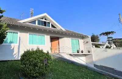 Casa com 3 quarto(s) e 3 banheiro(s) para alugar, 250 m² por r$ 4950 / mês