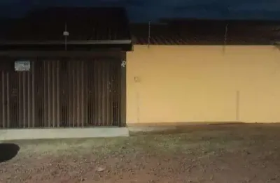 Casa com 3 quarto(s) e 2 banheiro(s) para alugar, 200 m² por r$ 2585 / mês