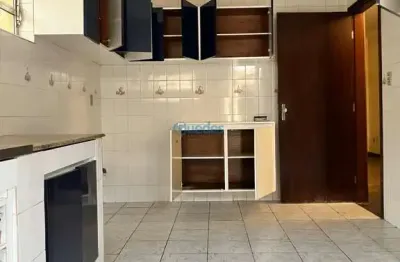 Casa com 3 quarto(s) e 3 banheiro(s) para alugar, 10 m² por r$ 15000 / mês