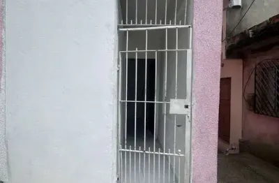 Casa com 1 quarto(s) e 1 banheiro(s) para alugar, 60 m² por r$ 990 / mês