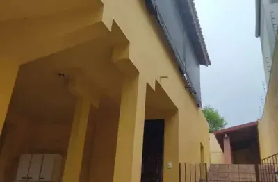 Casa com 2 quarto(s) e 2 banheiro(s) para alugar, 200 m² por r$ 3222 / mês