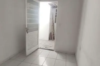 Casa com 1 quarto(s) e 1 banheiro(s) para alugar, 50.00 m² por r$ 1035 / mês