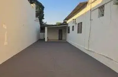Casa com 3 quarto(s) e 2 banheiro(s) para alugar, 60.00 m² por r$ 1380 / mês