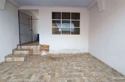 Casa com 3 quarto(s) e 2 banheiro(s) para alugar, 186 m² por r$ 2450 / mês