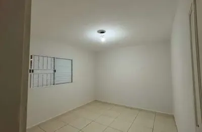 Casa com 2 quarto(s) e 1 banheiro(s) para alugar, 75 m² por r$ 1500 / mês
