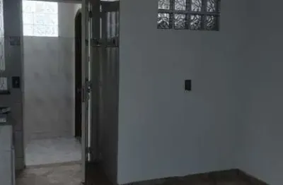 Casa com 2 quarto(s) e 1 banheiro(s) para alugar, 120.00 m² por r$ 1954 / mês