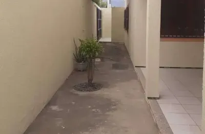 Casa com 4 quarto(s) e 3 banheiro(s) para alugar, 300 m² por r$ 1800 / mês