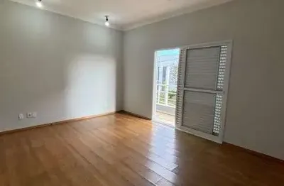 Casa em condomínio com 3 quarto(s) e 3 banheiro(s) para alugar, 250 m² por r$ 6200 / mês