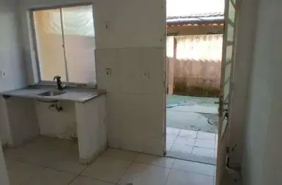 Casa em condomínio com 4 quarto(s) e 1 banheiro(s) para alugar, 67 m² por r$ 750 / mês